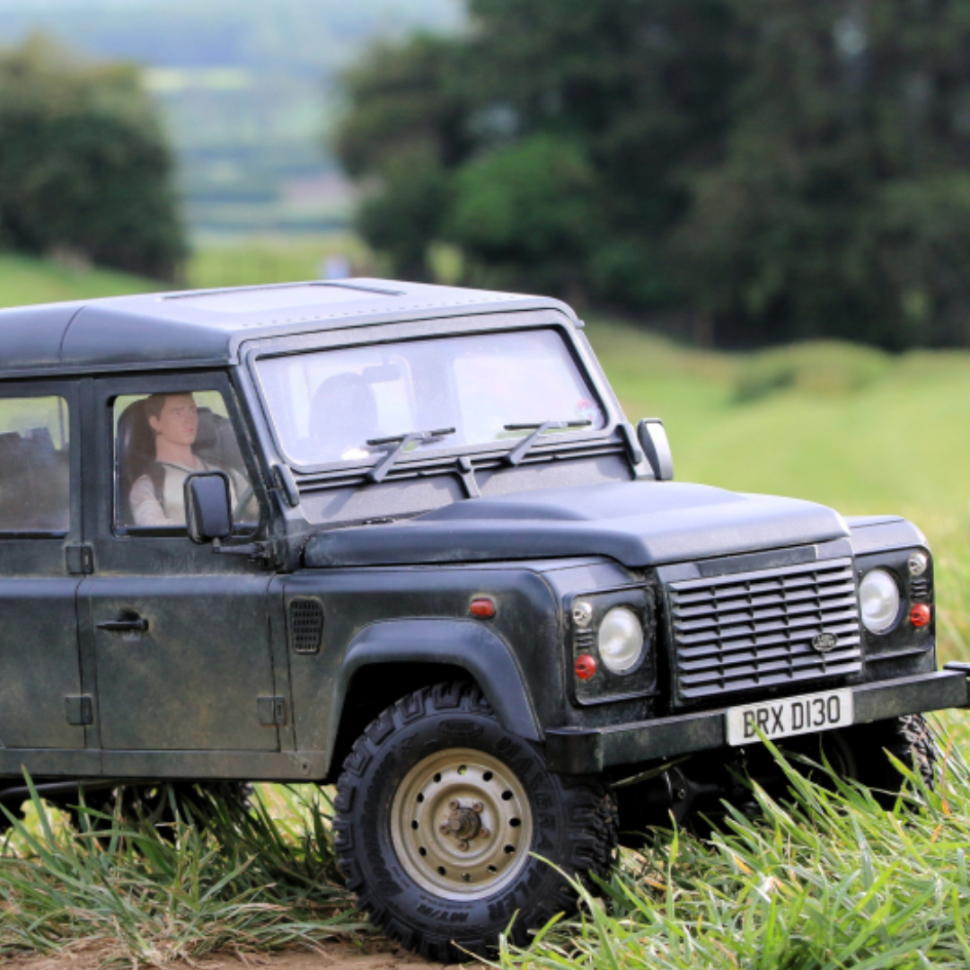 Boom Racing Land Rover Defender 130 High Capacity Pickup 1/10 4WD BRX02 RC Crawler Kit - Image 9