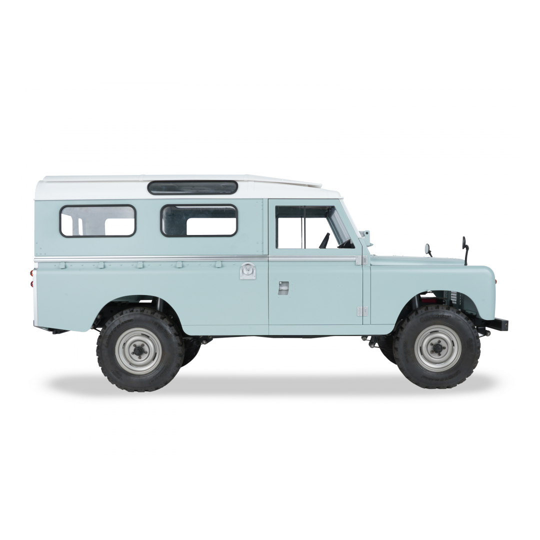 Boom Racing BRX02 Land Rover® Series II 109 Hardtop 1/10 4WD RC Crawler Kit - Image 5