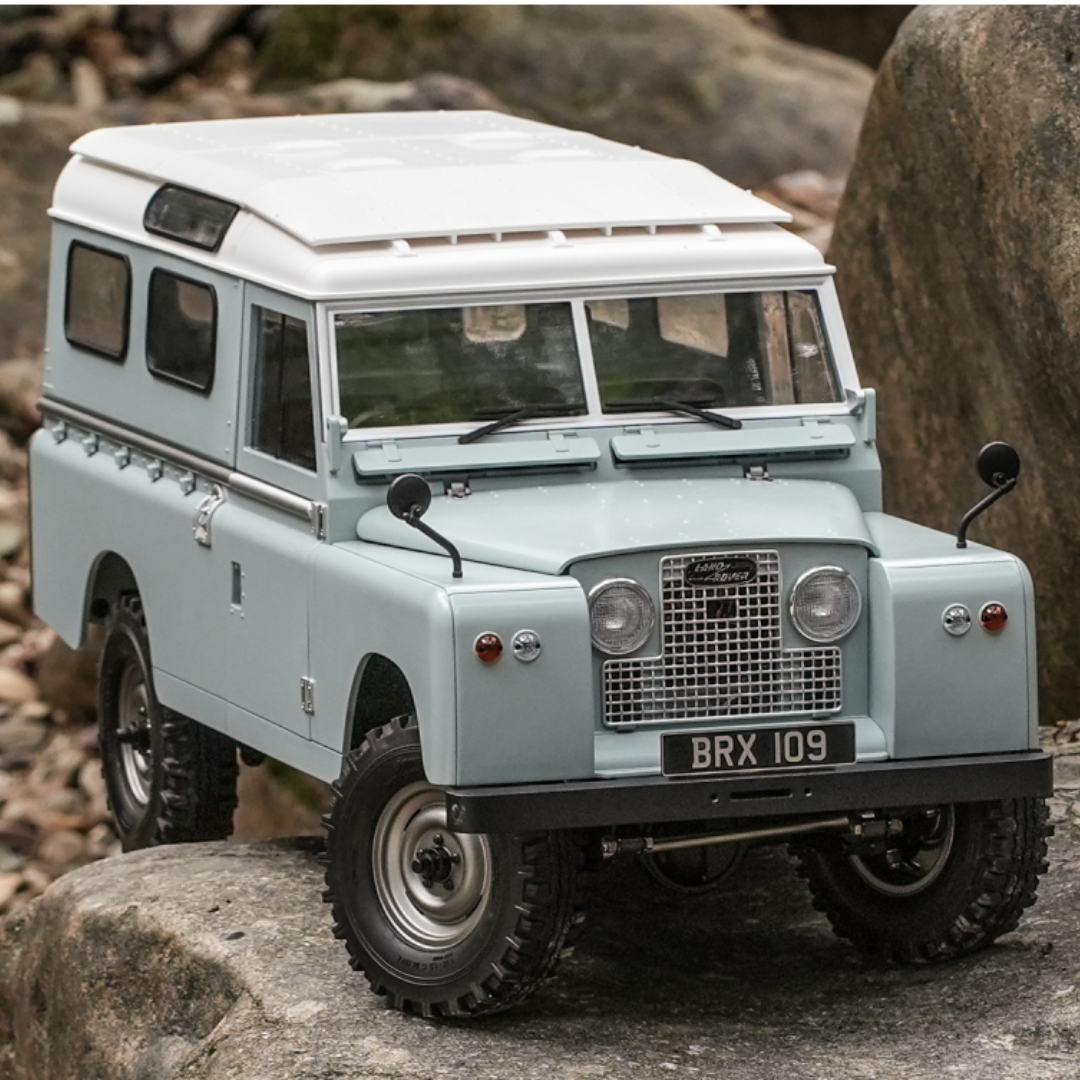 Boom Racing BRX02 Land Rover® Series II 109 Hardtop 1/10 4WD RC Crawler Kit - Image 16