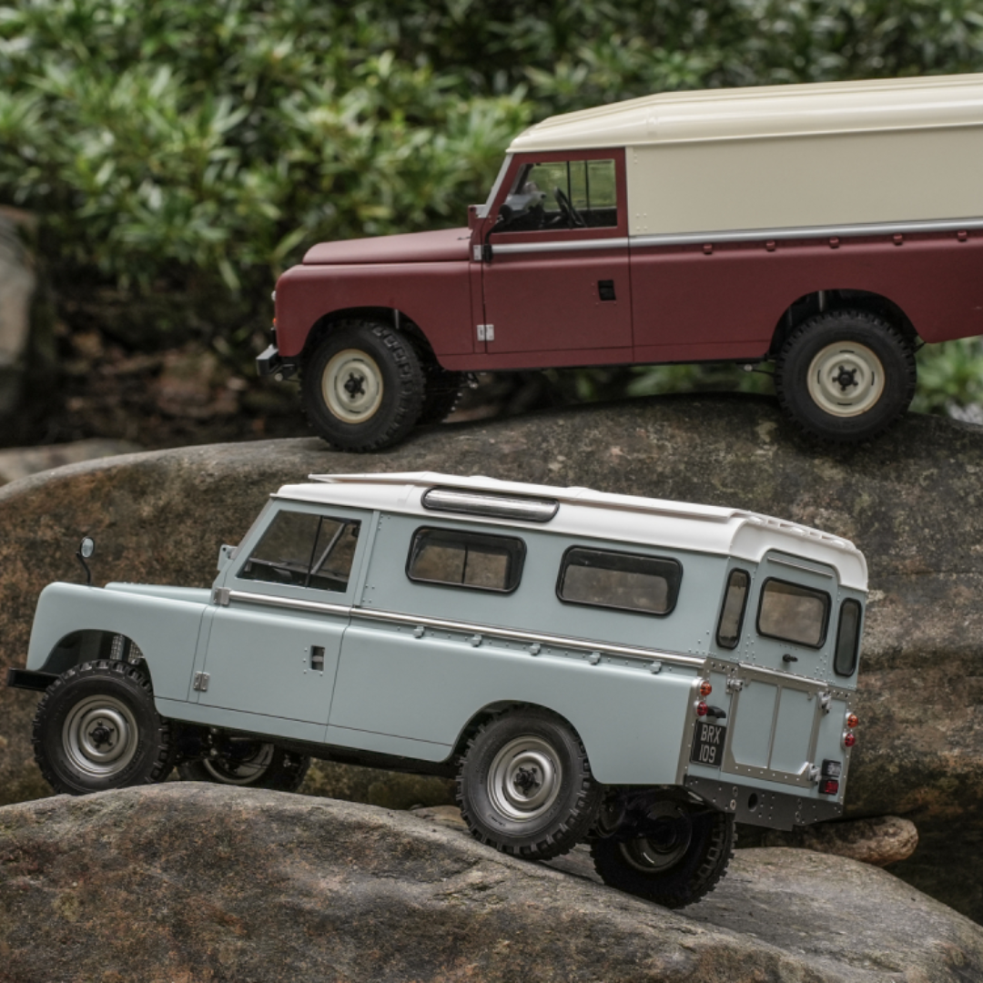 Boom Racing BRX02 Land Rover® Series II 109 Hardtop 1/10 4WD RC Crawler Kit - Image 15